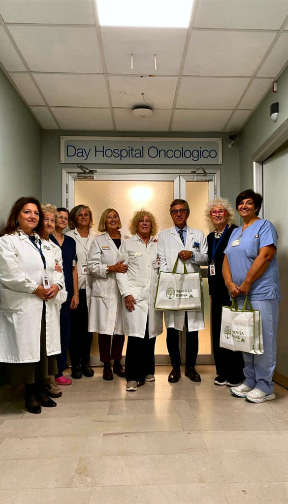 CONSEGNA PARRUCCHE E CREME ALL'OSPEDALE SAN GIUSEPPE